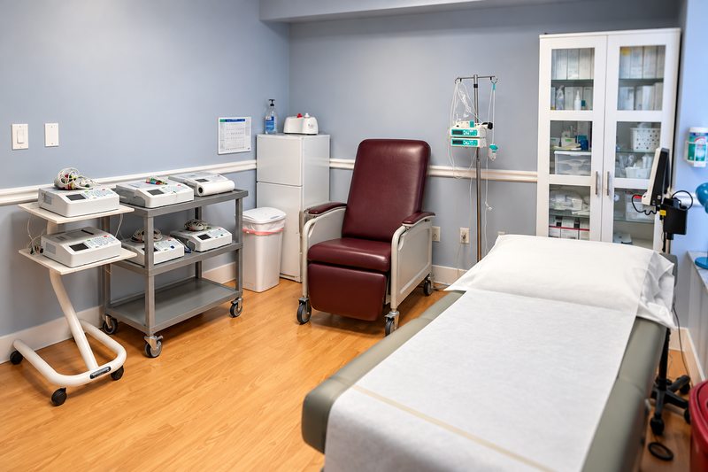 Recliner, examination bed, and clinical equipment in Miami Lakes